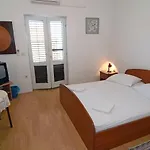 With Parking Space - 12211 Makarska