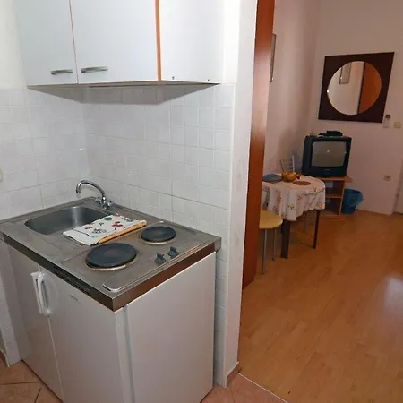 Apartment With A Parking Space - 12211 Makarska