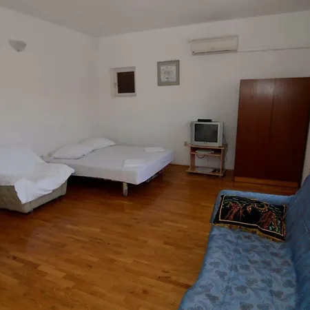 With A Parking Space - 12211 Makarska