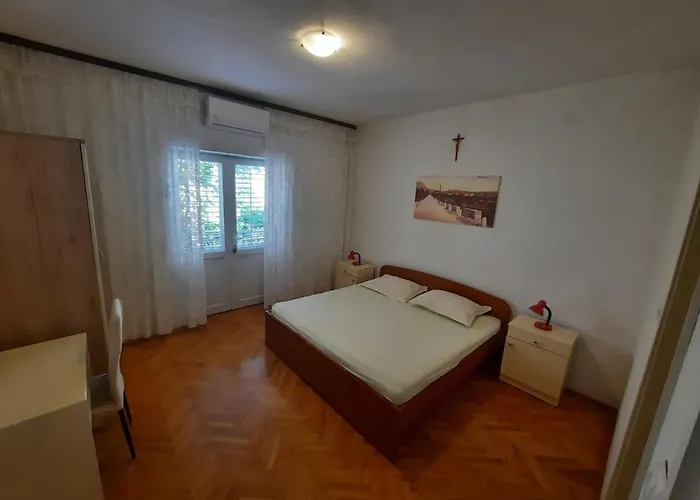 With Parking Space - 12211 Daire Makarska