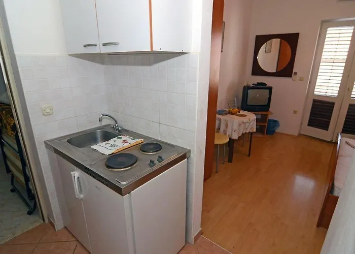 Daire With Parking Space - 12211 Makarska