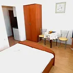 With Parking Space - 12211 Makarska